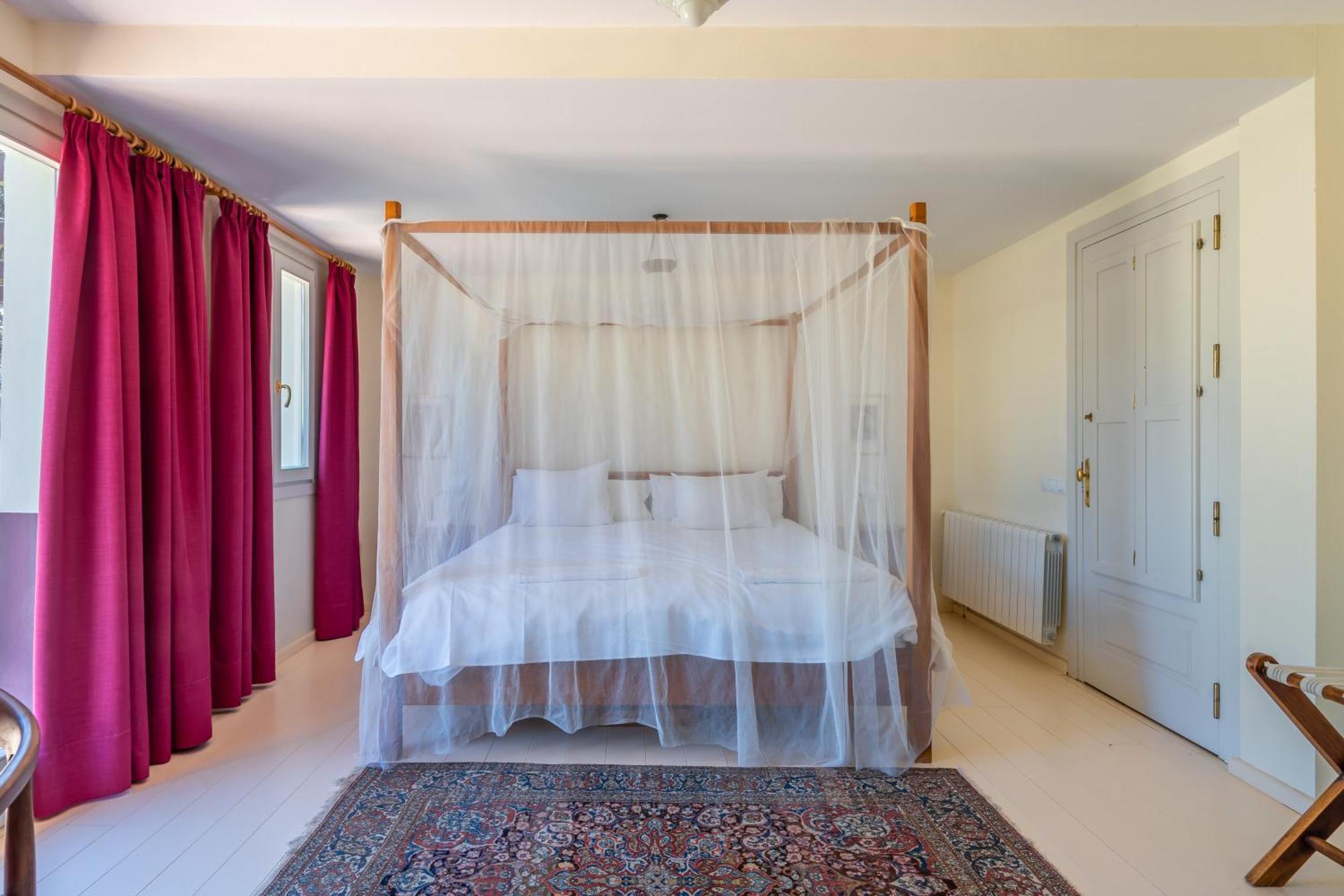 The Lodge Ronda Room photo